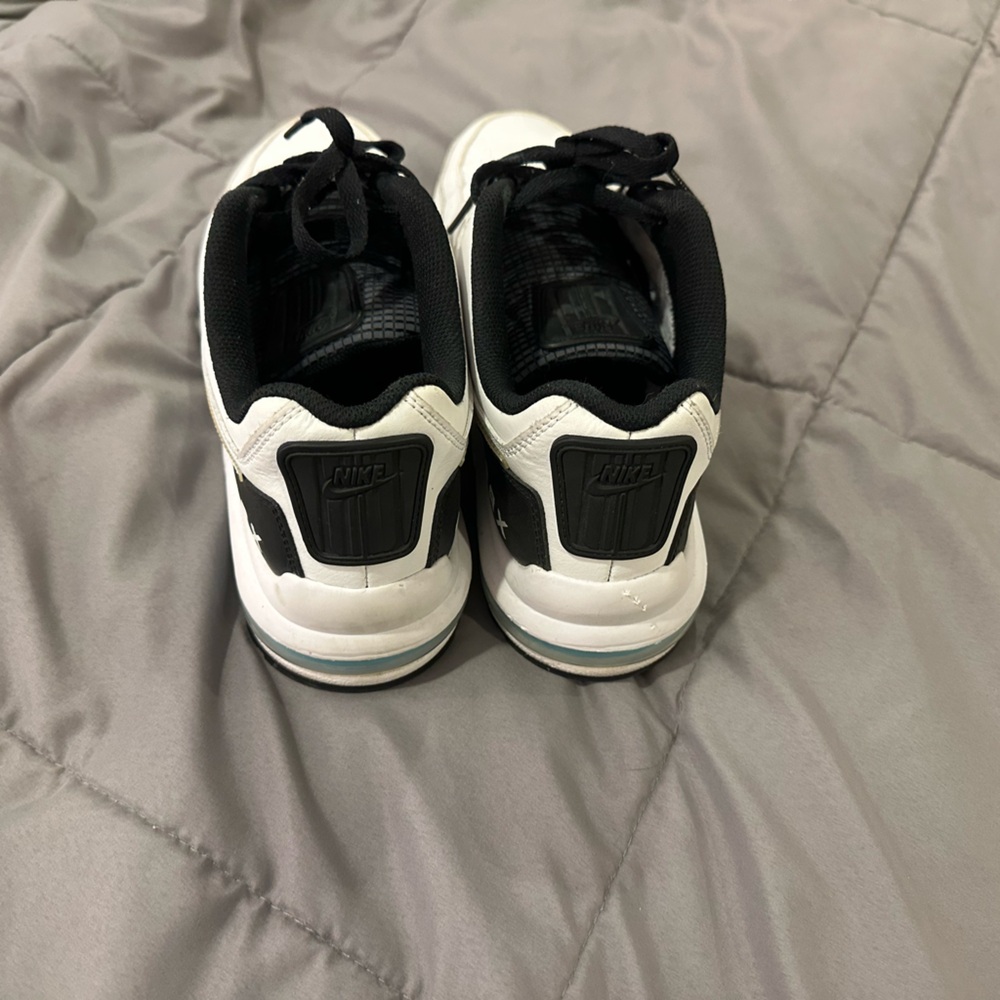 Nike White and Black Air Max Sneakers Classic Low-Top Design - Men’s US size 10 - Picture 3 of 5
